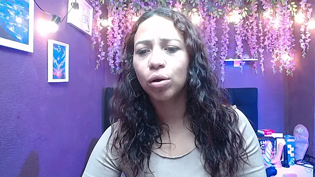 Snapshot of monik299 chatting on May 19, 2026, 1:07 pm monik299 online show from May 19, 2026, 1:07 pm
