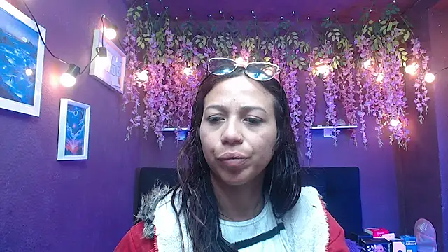 Snapshot of monik299 chatting on May 14, 2026, 12:57 pm monik299 online show from May 14, 2026, 12:57 pm