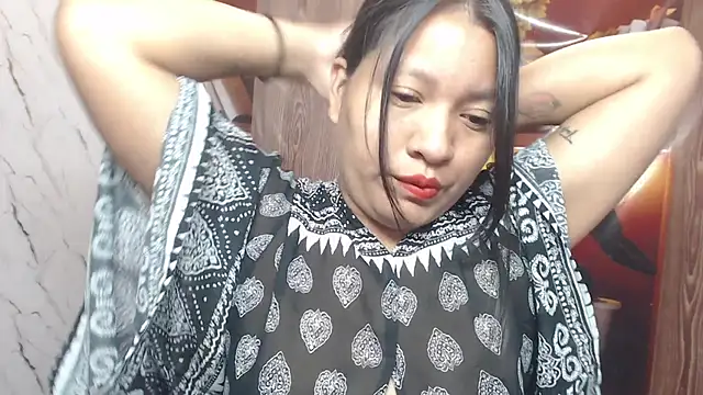 Snapshot of Sol_vannesa chatting on May 18, 2026, 11:42 pm Sol vannesa online show from May 18, 2026, 11:42 pm