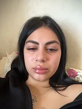 LilyLovell online show from April 28, 2026, 11:47 am