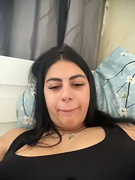 LilyLovell online show from May 5, 2026, 12:19 pm