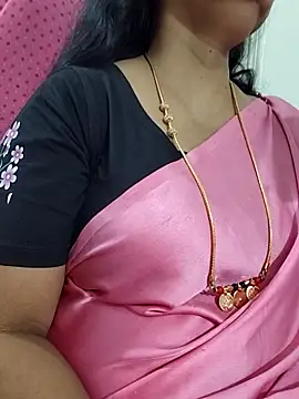 Snapshot of Nayana_456 chatting on June 18, 2026, 11:43 pm Nayana 456 online show from June 18, 2026, 11:43 pm
