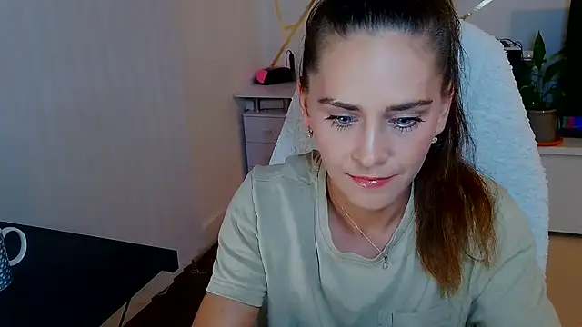 Snapshot of khalessi13 chatting on June 27, 2026, 10:27 pm khalessi13 online show from June 27, 2026, 10:27 pm