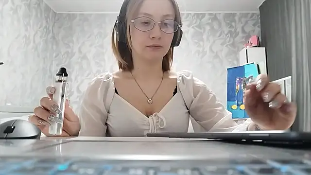 MyungWormington online show from April 26, 2026, 12:02 pm