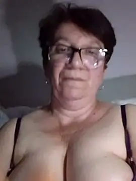 Snapshot of KetQueen101 chatting on July 23, 2026, 9:33 pm KetQueen101 online show from July 23, 2026, 9:33 pm