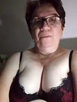 Snapshot of KetQueen101 chatting on August 2, 2026, 8:06 pm KetQueen101 online show from August 2, 2026, 8:06 pm