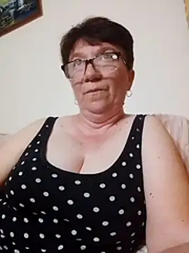 Snapshot of KetQueen101 chatting on June 16, 2026, 9:04 pm KetQueen101 online show from June 16, 2026, 9:04 pm