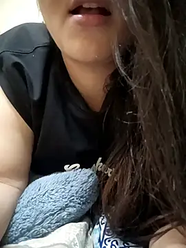 Snapshot of Aayaat__ chatting on June 21, 2026, 7:14 am Aayaat online show from June 21, 2026, 7:14 am