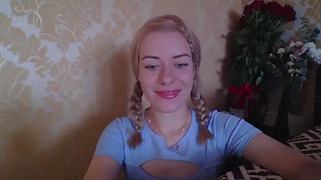 Snapshot of Softy_Aura_ chatting on July 6, 2026, 10:55 am Softy Aura online show from July 6, 2026, 10:55 am