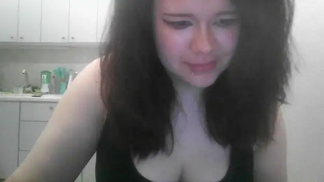 Amanda Mia  online show from May 7, 2026, 9:07 pm