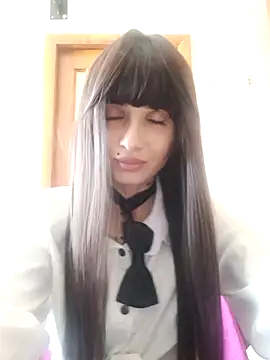 SophieGlow  online show from May 8, 2026, 9:24 am