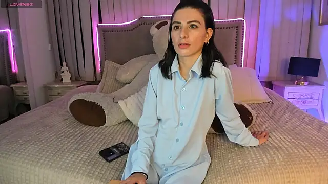 mariana  thompson online show from June 20, 2026, 2:27 am