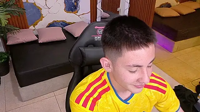 Andres Tay online show from June 13, 2026, 3:04 am