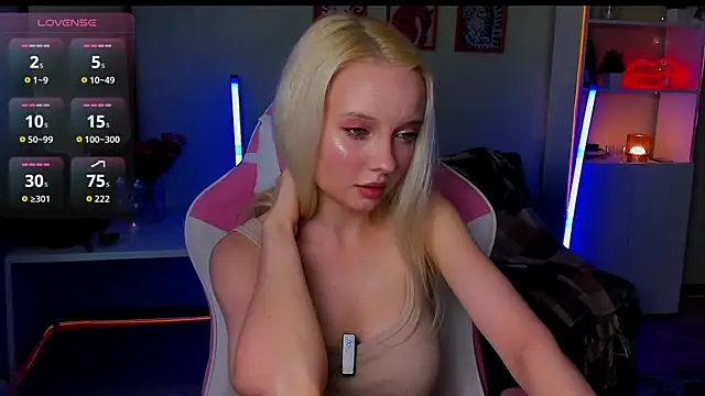 Snapshot of _CloudNine_ chatting on July 23, 2026, 11:11 pm CloudNine online show from July 23, 2026, 11:11 pm