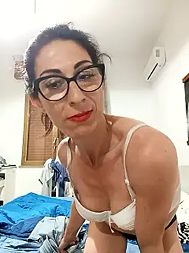 Ambra84 online show from April 25, 2026, 8:28 pm