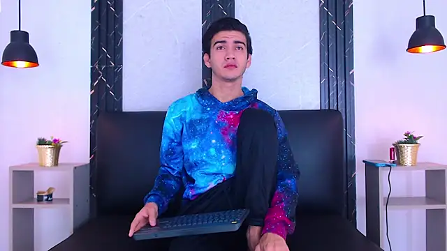 Feiccer Castquer online show from April 28, 2026, 11:14 am