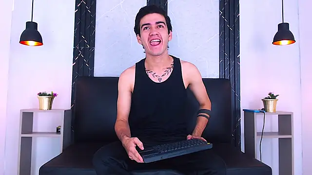 Snapshot of Feiccer_Castquer chatting on April 30, 2026, 11:17 am Feiccer Castquer online show from April 30, 2026, 11:17 am