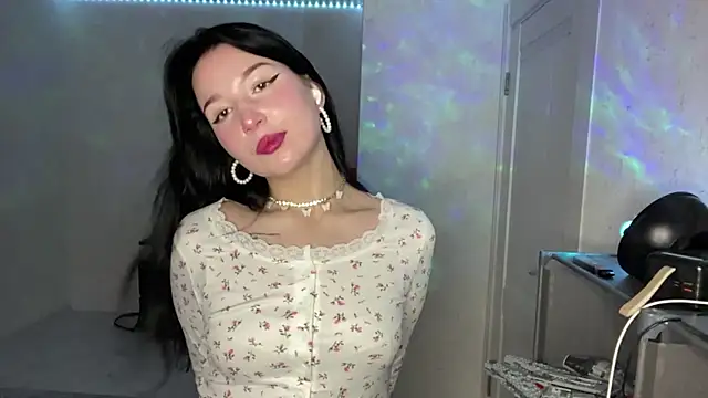 Necusharon online show from May 7, 2026, 6:17 am
