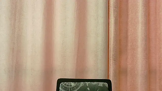 Snapshot of Arianna_Toro_ chatting on July 2, 2026, 4:13 pm Arianna Toro online show from July 2, 2026, 4:13 pm
