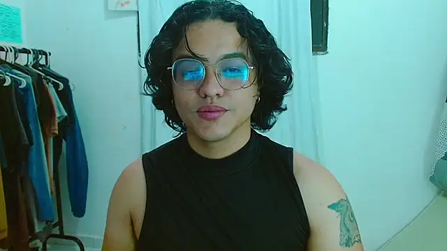 Snapshot of Diane_exotic chatting on August 4, 2026, 12:37 am Diane exotic online show from August 4, 2026, 12:37 am