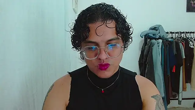 Diane exotic online show from May 17, 2026, 1:27 am