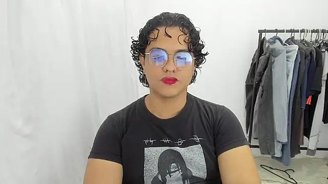 Diane exotic online show from May 8, 2026, 9:29 pm