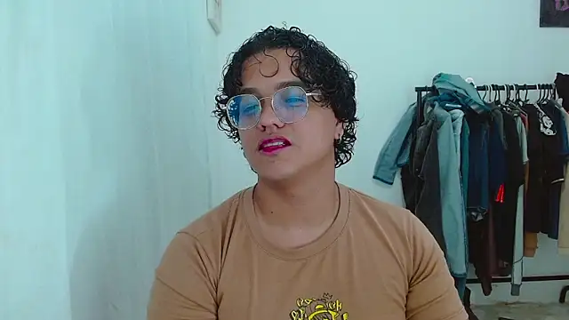 Diane exotic online show from May 18, 2026, 12:22 am