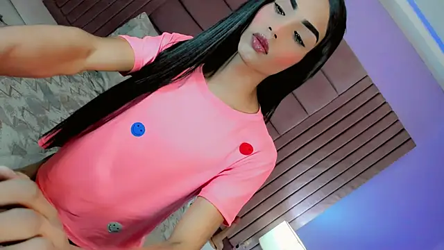 Darianavelazquez online show from June 5, 2026, 6:52 am