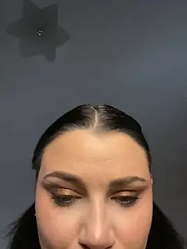 Snapshot of AylaSparkk chatting on June 11, 2026, 4:15 pm AylaSparkk online show from June 11, 2026, 4:15 pm