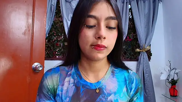 Snapshot of Sofia_Browm chatting on May 20, 2026, 8:28 pm Sofia Browm online show from May 20, 2026, 8:28 pm
