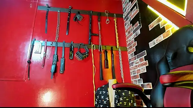 Snapshot of Dominatriz_Arlette chatting on May 5, 2026, 7:06 pm Dominatriz Arlette online show from May 5, 2026, 7:06 pm