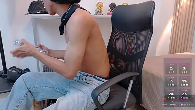 Snapshot of Zayn_Fox32 chatting on June 17, 2026, 7:02 pm Zayn Fox32 online show from June 17, 2026, 7:02 pm