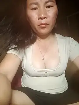 Snapshot of Lella_01 chatting on June 5, 2026, 7:03 am Lella 01 online show from June 5, 2026, 7:03 am