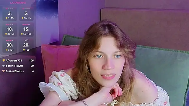 Emily Cartex online show from June 18, 2026, 9:14 am
