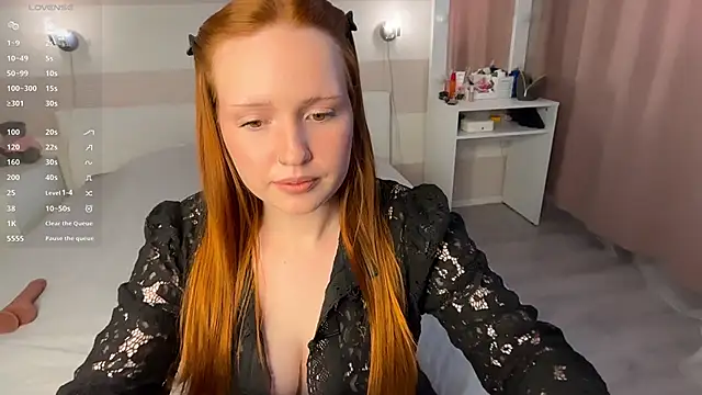 KikiBorn online show from May 11, 2026, 9:54 am
