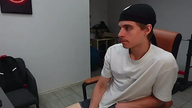 Snapshot of David_Heath chatting on June 25, 2026, 5:12 am David Heath online show from June 25, 2026, 5:12 am