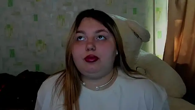 Snapshot of LillyHaigh chatting on May 23, 2026, 6:01 am LillyHaigh online show from May 23, 2026, 6:01 am