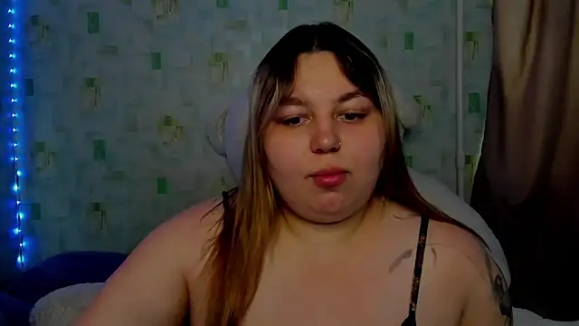 Snapshot of LillyHaigh chatting on June 17, 2026, 12:04 pm LillyHaigh online show from June 17, 2026, 12:04 pm