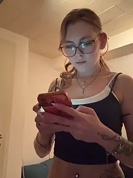 Lina-420 online show from May 10, 2026, 7:27 pm