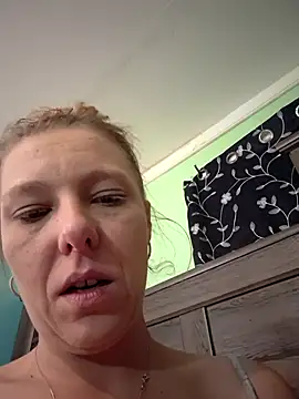 Snapshot of lickybaby26 chatting on May 5, 2026, 5:10 am lickybaby26 online show from May 5, 2026, 5:10 am