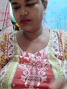 Snapshot of Gulapi_N chatting on July 7, 2026, 12:20 pm Gulapi N online show from July 7, 2026, 12:20 pm