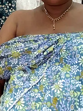Snapshot of Gulapi_N chatting on July 24, 2026, 10:11 am Gulapi N online show from July 24, 2026, 10:11 am