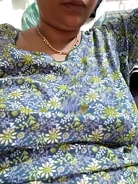 Snapshot of Gulapi_N chatting on July 15, 2026, 9:27 am Gulapi N online show from July 15, 2026, 9:27 am