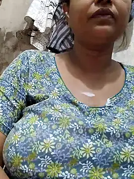Snapshot of Gulapi_N chatting on August 5, 2026, 1:27 pm Gulapi N online show from August 5, 2026, 1:27 pm