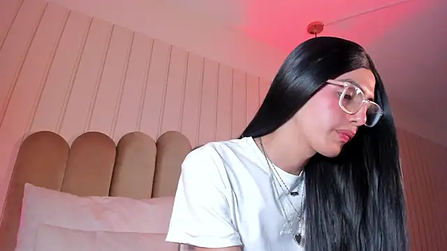 nicki-west online show from June 7, 2026, 3:28 pm