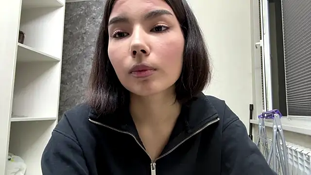 Snapshot of MarylnMonnier chatting on May 17, 2026, 7:25 pm MarylnMonnier online show from May 17, 2026, 7:25 pm