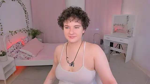 Snapshot of MelittaStorrie chatting on June 21, 2026, 11:38 am MelittaStorrie online show from June 21, 2026, 11:38 am