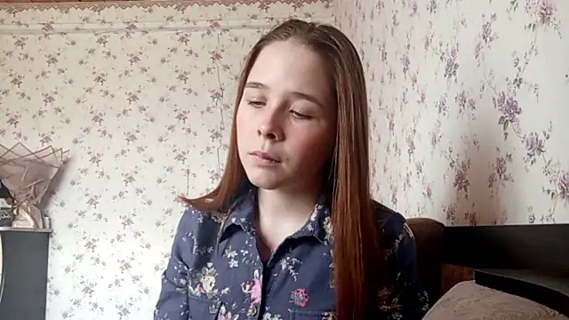 SiennaGlow online show from April 28, 2026, 7:13 am