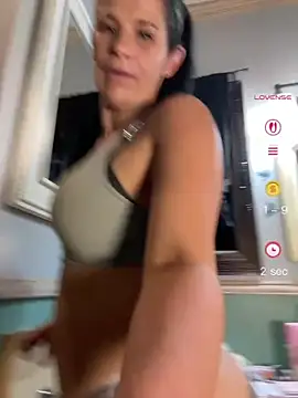 Snapshot of Vanessa_Valentine chatting on July 22, 2026, 1:40 am Vanessa Valentine online show from July 22, 2026, 1:40 am