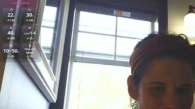 Snapshot of Vanessa_Valentine chatting on May 17, 2026, 2:28 pm Vanessa Valentine online show from May 17, 2026, 2:28 pm